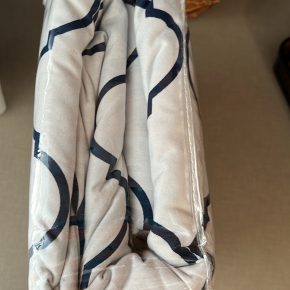 Blue and white duvet set - Picture 3 of 5